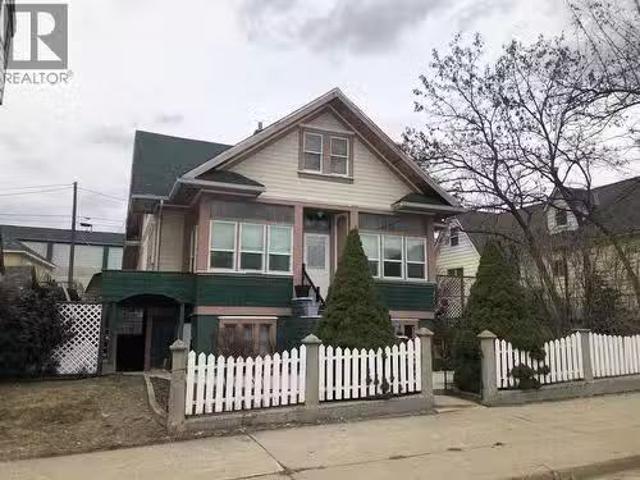 1335 Thom Street, Trail, BC, V1R 1X7 house for sale Listing.
