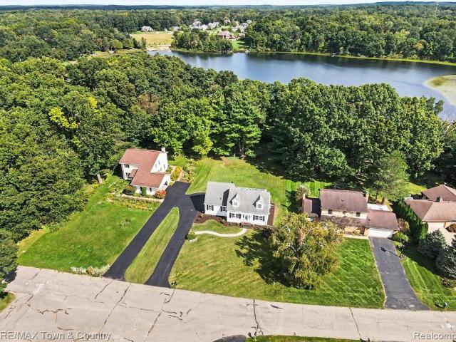 1337 Osborn Lake Drive