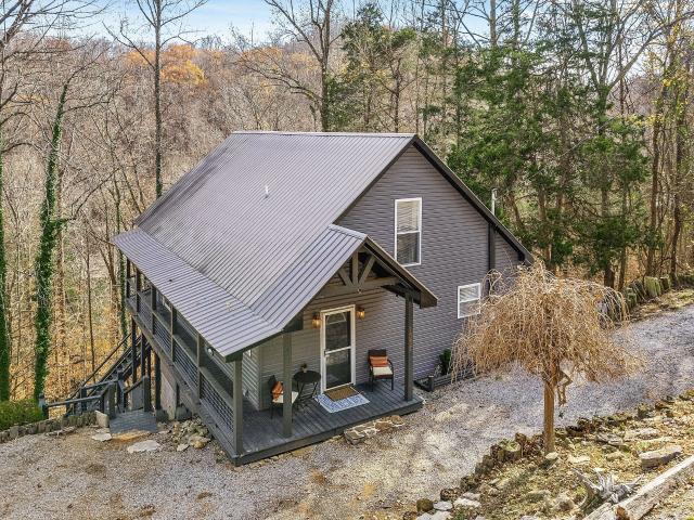 1337 Lakeside Dr