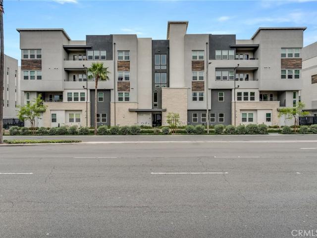 1338 S Urbana