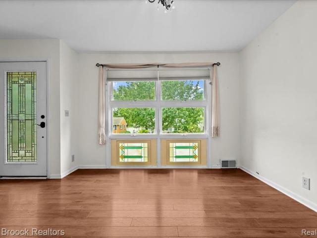 1330 N Oak Street