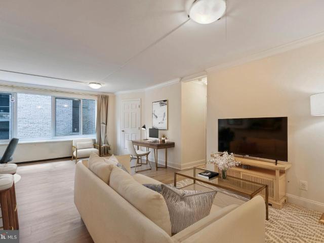 1330 New Hampshire Ave NW, Unit 215, Washington, DC 20036 | MLS #DCDC2200