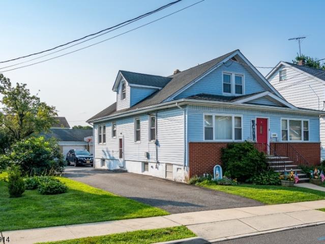 1331 Center St