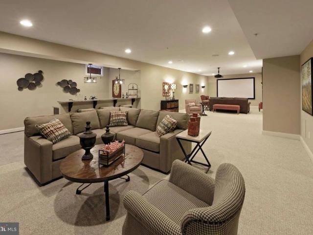 13321 Clarksville Pike