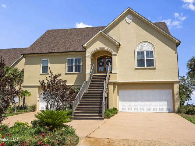 1332 Poki Place