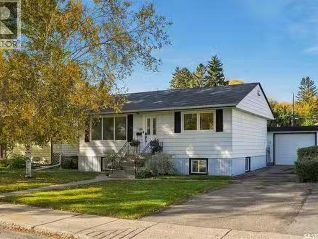 1333 M Avenue S, Saskatoon, SK, S7M 2R4 house for sale List.