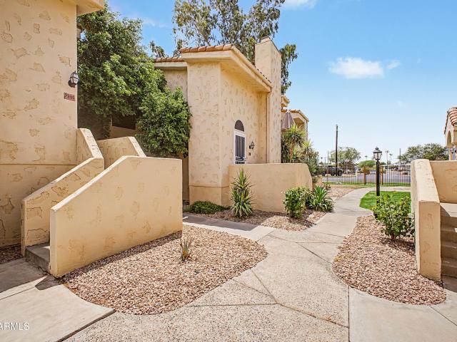 1333 E MORTEN Avenue # 206