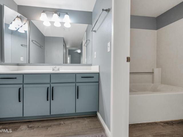 1333 E MORTEN Avenue # 214