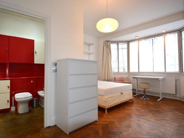 133 137 Rodenhurst Road, London, SW4 8QF, United Kingdom | Room for rent #139332458 | Rentberry
