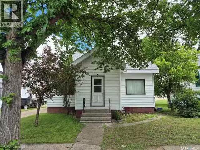 133 1St Street W, Ponteix, SK, S0N 1Z0 house for sale Listi.