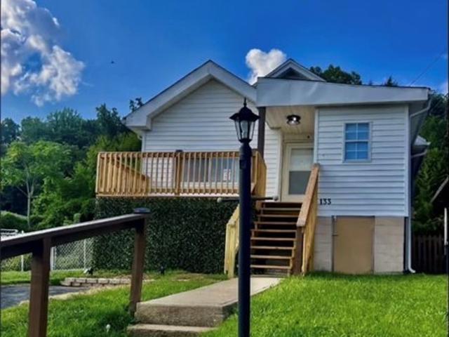 133 Costello Dr, Charleston, WV 25302