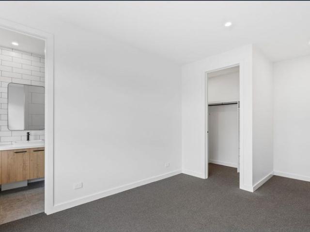 1/33 Allan Street, Kilmore