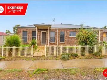 1/33 Allingham Street, GOLDEN SQUARE Townhouse for rent Liste.