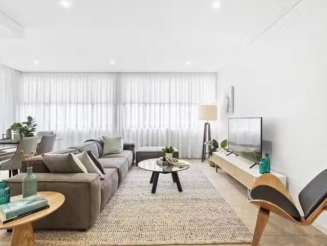 133 Bowden Street, Meadowbank, NSW 2114