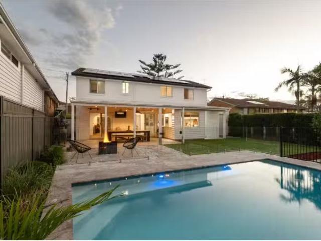 133 Burwood Road, Whitebridge House for rent Listed by Shiels.