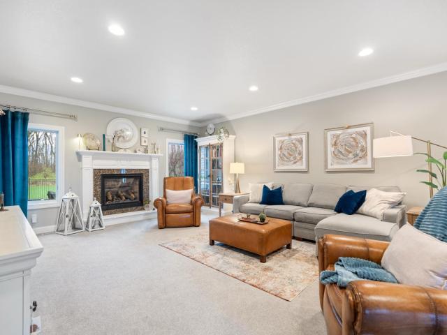 133 E Barrington Place