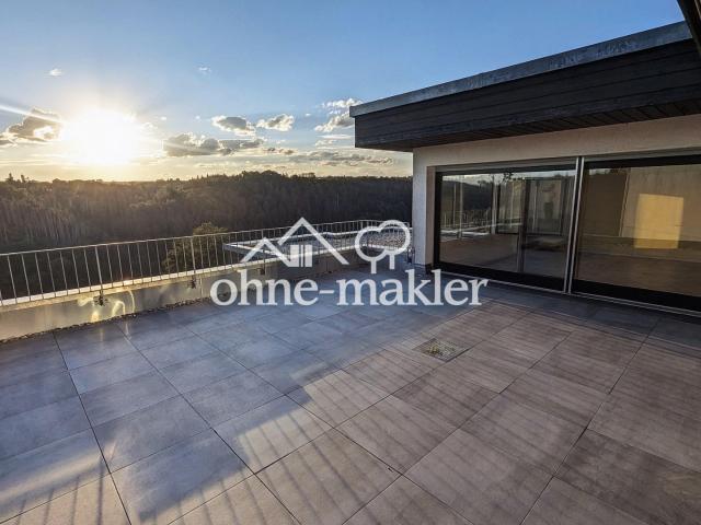 133 m² Terrassenwohnung mit Traumaussicht, Eigener Eingang & Garage in Wildberg