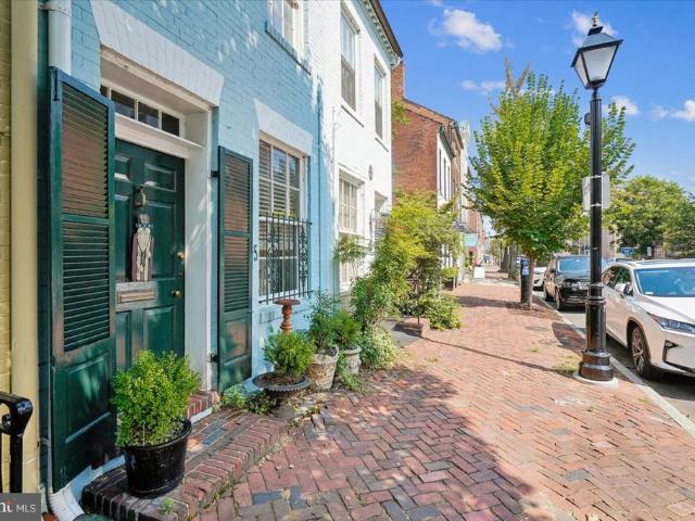 133 S Fairfax Street