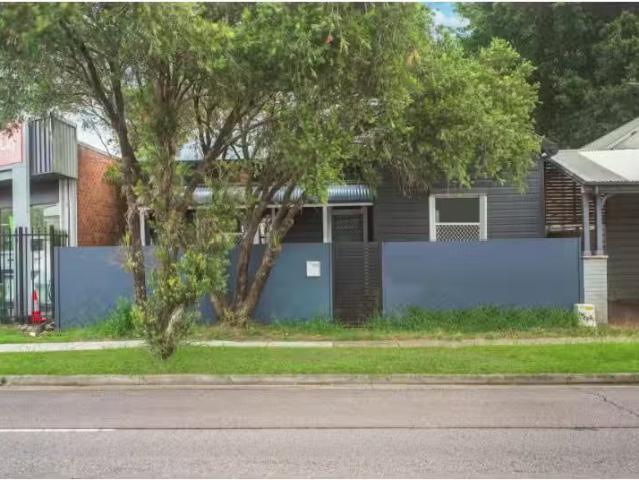 133 Parry St, Newcastle West House for rent Listed by Love Re.