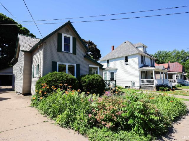 133 W Crescent Street