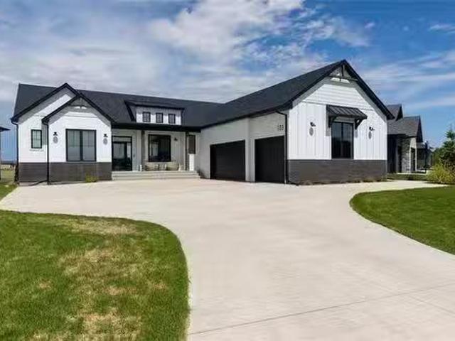 133 Wyndham Estate Drive, Steinbach, MB, R5G 2K6 house for s.