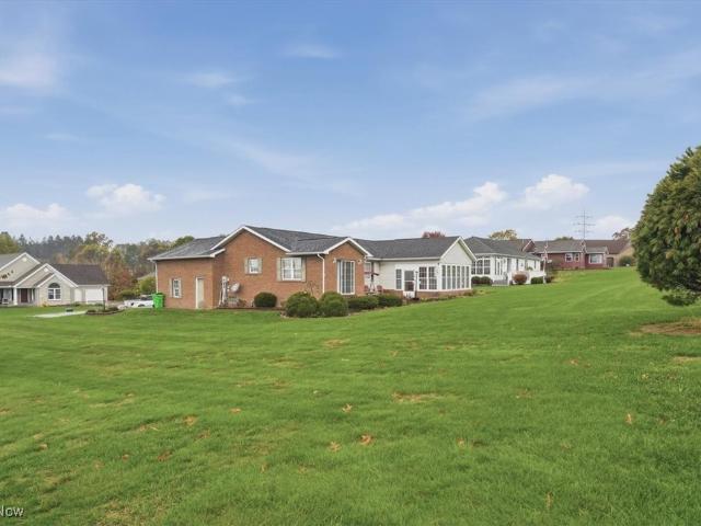1344 Meadowbrook Lane NE