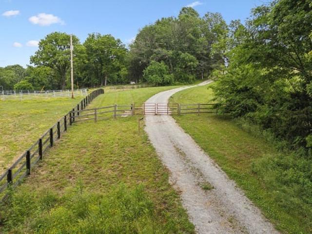 1345 Webb Rd