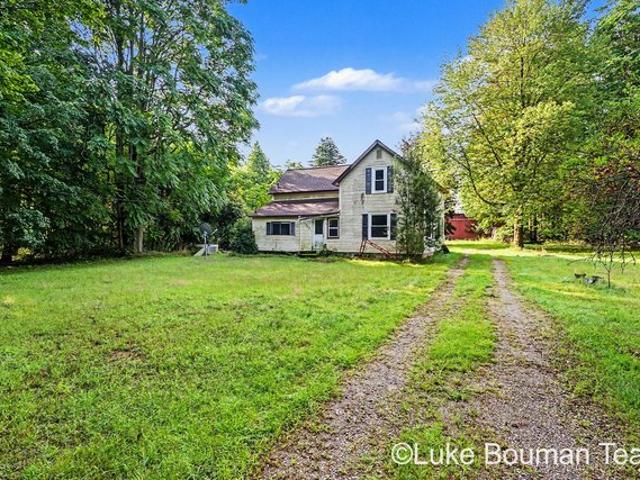 13480 Hickory St, Fruitport, MI 49415