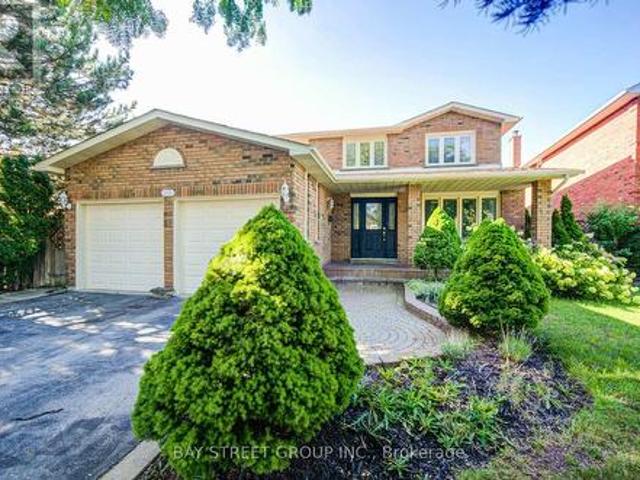 1348 Windrush Drive, Oakville, ON, L6M 1W7 house for sale | Listing ID W13775 | Royal LePage