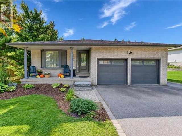 1349 Bridge Street, New Dundee, ON, N0B 2E0 house for sale | Listing ID 40867 | Royal LePage