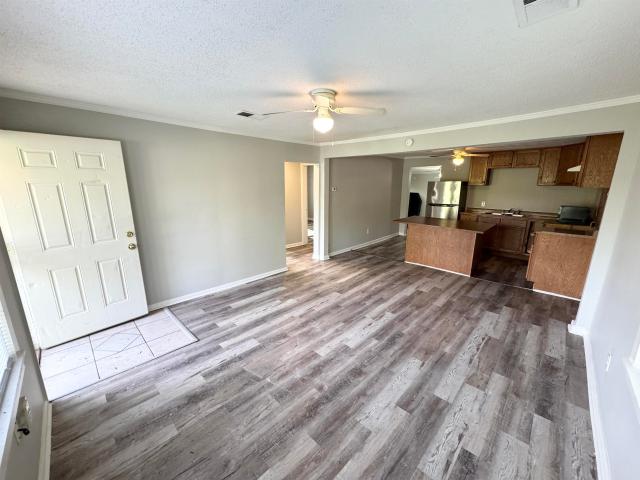 1349 longcrest rd