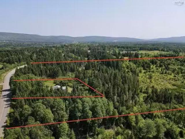 1349 West Side Middle River Road, Middle River, NS, B0E 1B0.