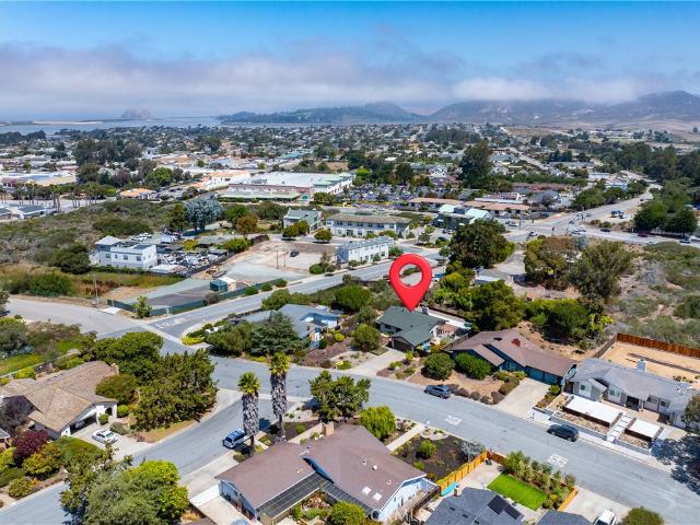 1340 Bay Oaks