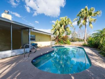 1340 st Ave N, Seminole, FL 33776 | MLS #TB8469
