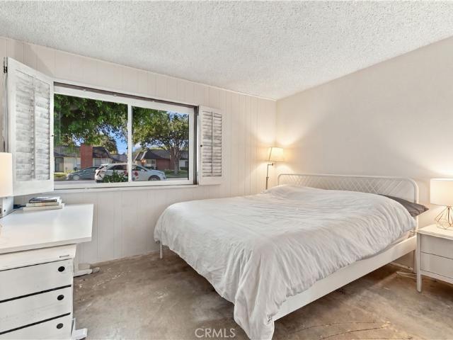 1340 Victoria J