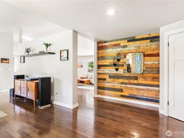 1341 th Avenue SE