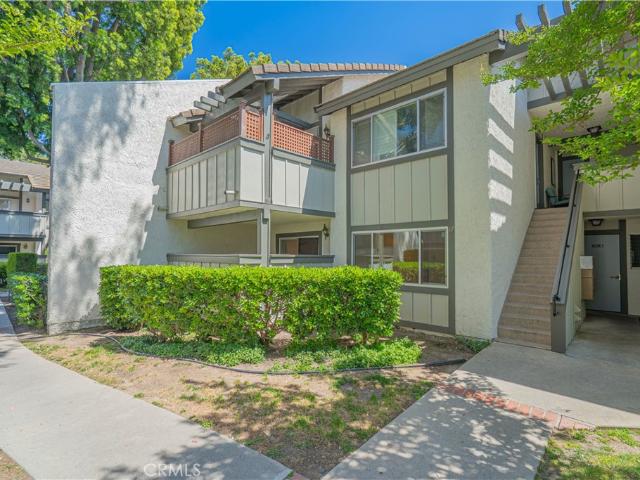 1342 E Hillcrest 17