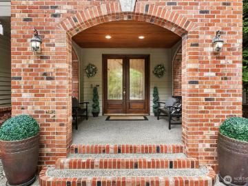 1342 th Avenue W