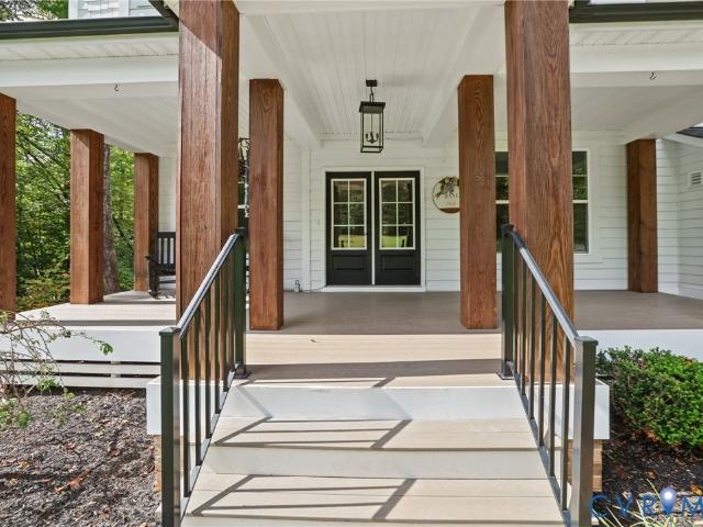 13433 Wolf Swamp Lane