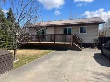134 4 Street East, St. Walburg, SK, S0M 2T0 house for sale.