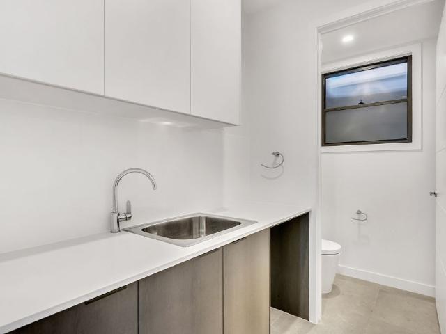 1/34 Denman Street, GREENSLOPES, QLD 4120