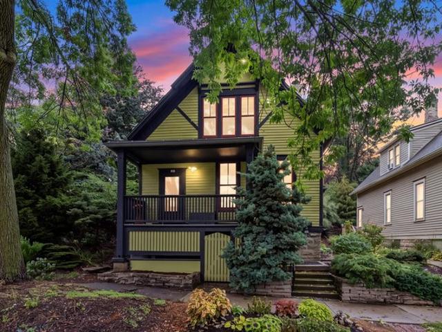 134 E Vine St, Milwaukee, WI 53212