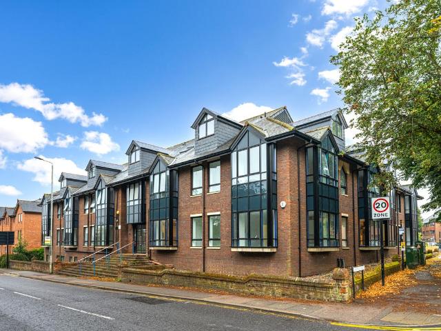 134 Hatfield Road, St Albans, Hertfordshire AL1, 1 bed flat to rent, £1,395 pcm | PrimeLocation