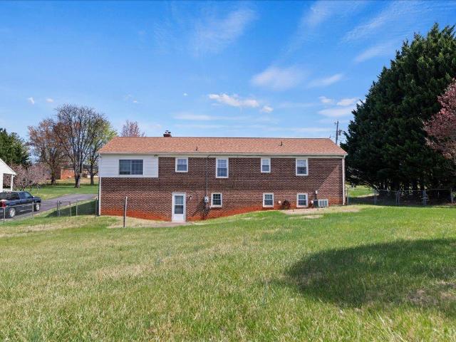 134 Hunt Club Dr, Madison Heights, VA 24572 | MLS #365310