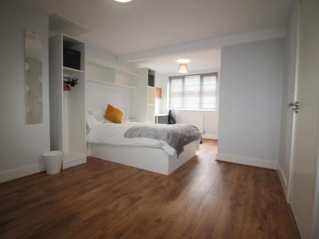 134 North Sherwood Street, NOTTINGHAM. 8 bed townhouse to rent £5,269 pcm £1,216 pw