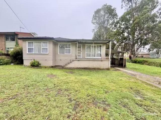 134 Saywell Road, Macquarie Fields House for rent Listed by C.