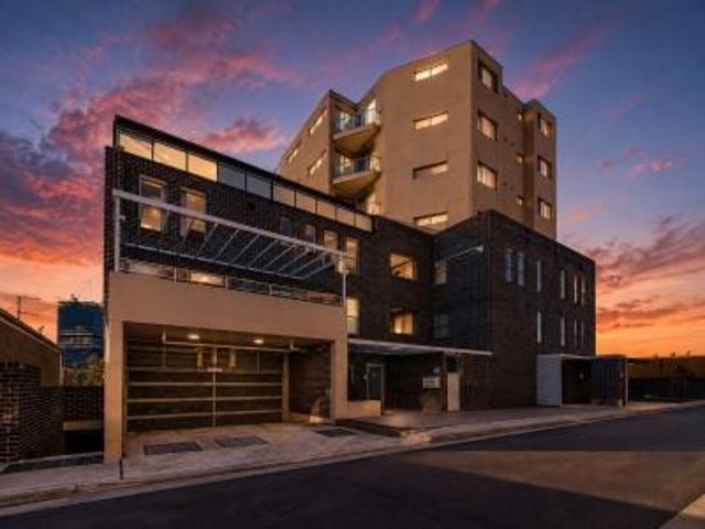 13/4 Peace Lane, Parramatta