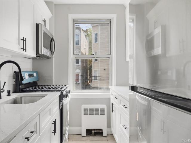 134 Ravine Ave, Unit 3B, Yonkers, NY 10701 | MLS #987137