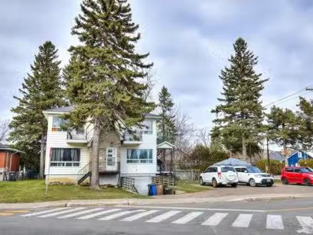 134 Rue Blainville E. Sainte Thérèse, QC, J7E 1M2 investment.