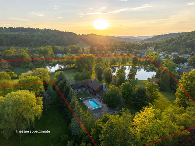 134 Twin Lake Ln